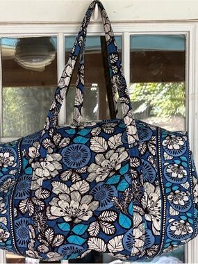 Vera Bradley Blue Bayou Extra Large Tote.